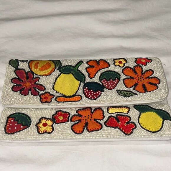Floral Embroidered Clutch - Picture 2 of 9